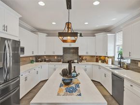 2509 Hunters Run Way, Weston FL 33327