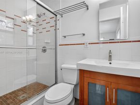 5650-5652 NE 17 TERRACE, NE 17th Ter, Fort Lauderdale FL 33334