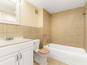 7900 S Colony Cir S 101, Tamarac FL 33321