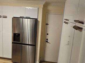 110 Fontainebleau Blvd 302, Miami FL 33172