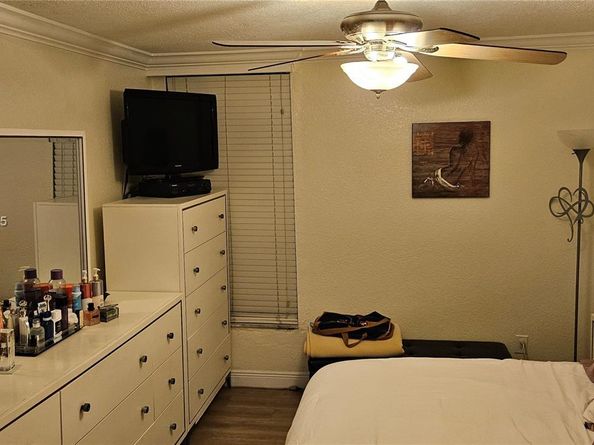 110 Fontainebleau Blvd 302, Miami FL 33172