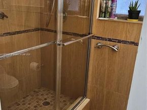 110 Fontainebleau Blvd 302, Miami FL 33172