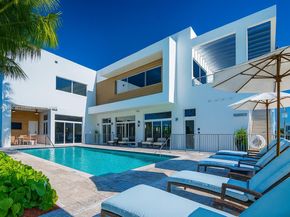 9790 NW 75th St, Doral FL 33178