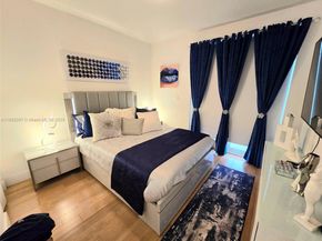 9790 NW 75th St, Doral FL 33178