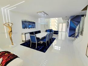 9790 NW 75th St, Doral FL 33178