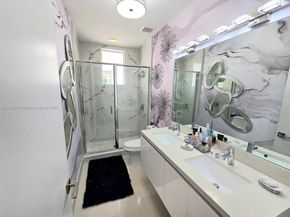 9790 NW 75th St, Doral FL 33178