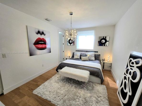 9790 NW 75th St, Doral FL 33178