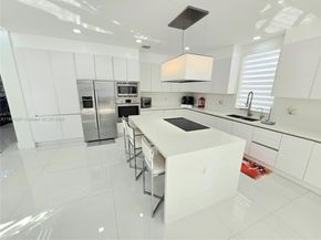 9790 NW 75th St, Doral FL 33178