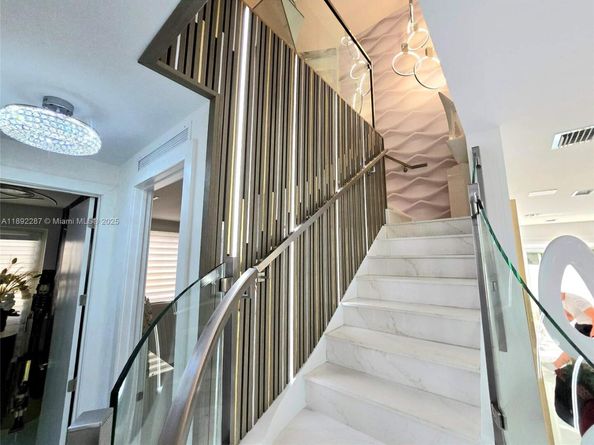 9790 NW 75th St, Doral FL 33178