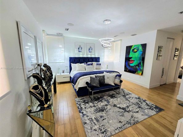 9790 NW 75th St, Doral FL 33178