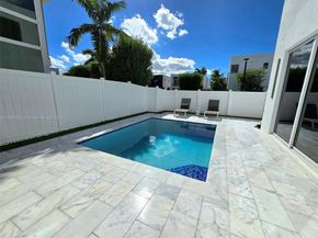 9790 NW 75th St, Doral FL 33178