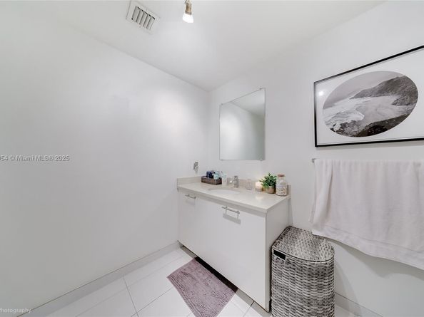 3250 NE 1st Ave 1007, Miami FL 33137