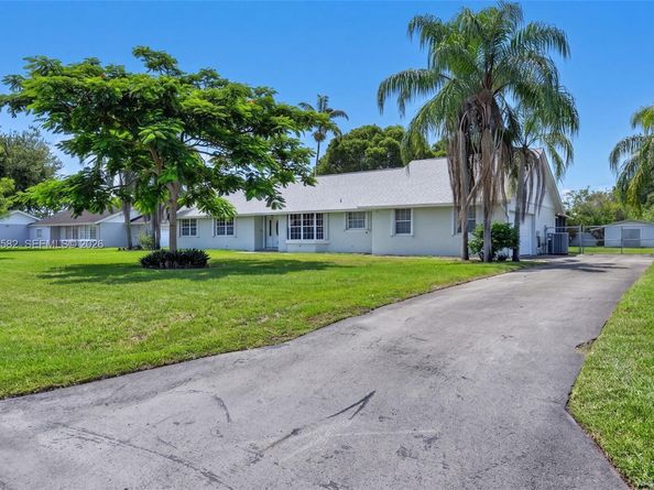 1728 NW 20th St, Homestead FL 33030