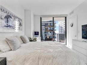 45 SW 9th St 1908, Miami FL 33130