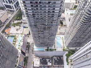 45 SW 9th St 1908, Miami FL 33130