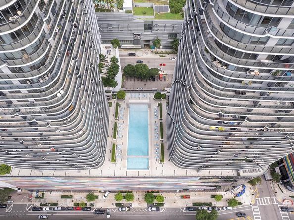 45 SW 9th St 1908, Miami FL 33130