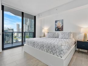 45 SW 9th St 1908, Miami FL 33130