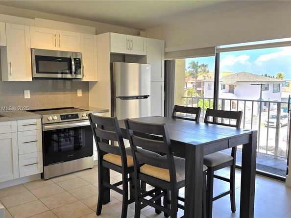 3215 N Ocean Dr 302, Hollywood FL 33019