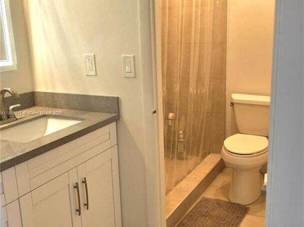 3215 N Ocean Dr 302, Hollywood FL 33019