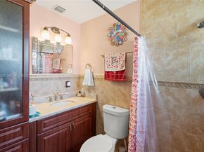 1271 NE 211th St, Miami FL 33179