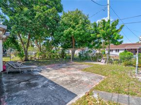 1271 NE 211th St, Miami FL 33179