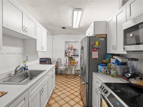 1271 NE 211th St, Miami FL 33179