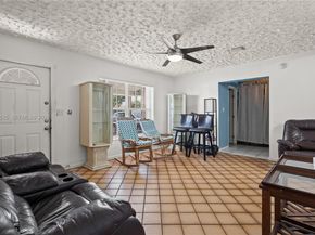 1271 NE 211th St, Miami FL 33179