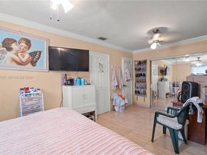 1271 NE 211th St, Miami FL 33179