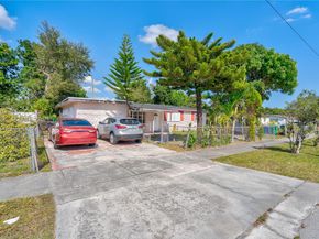 1271 NE 211th St, Miami FL 33179