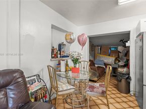 1271 NE 211th St, Miami FL 33179