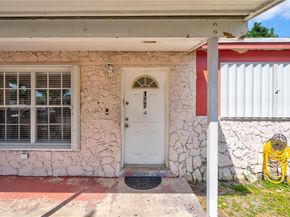 1271 NE 211th St, Miami FL 33179
