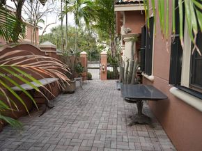 2706 Kinsington Cir 232, Weston FL 33332