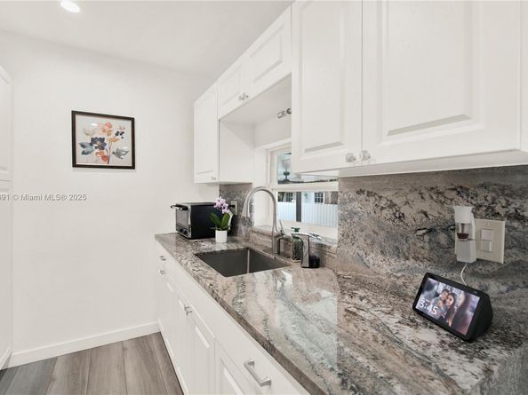 660 E 38th St, Hialeah FL 33013