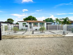 660 E 38th St, Hialeah FL 33013
