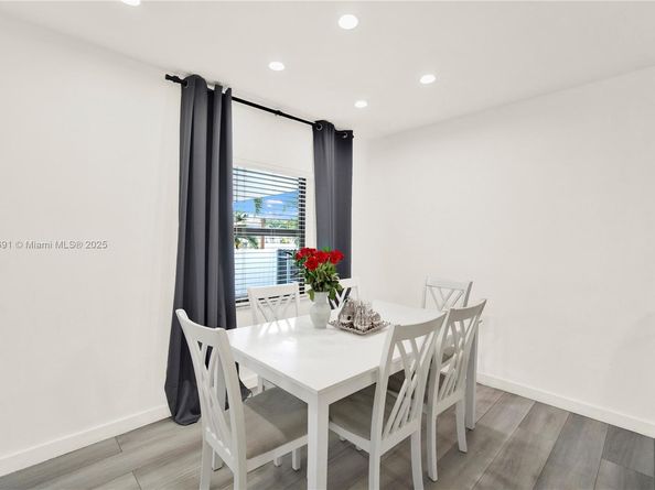 660 E 38th St, Hialeah FL 33013