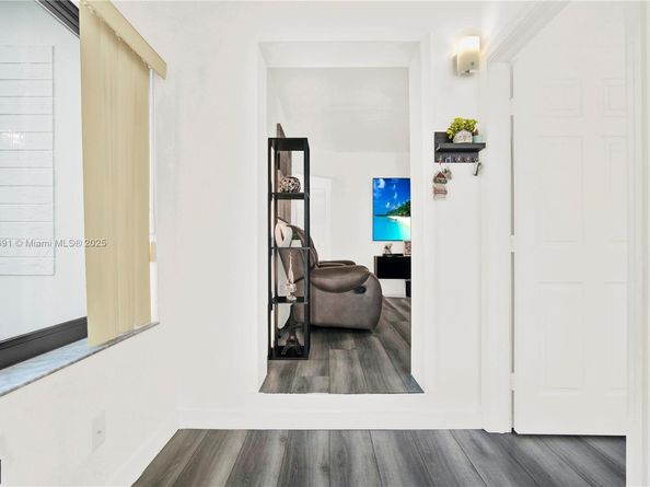 660 E 38th St, Hialeah FL 33013