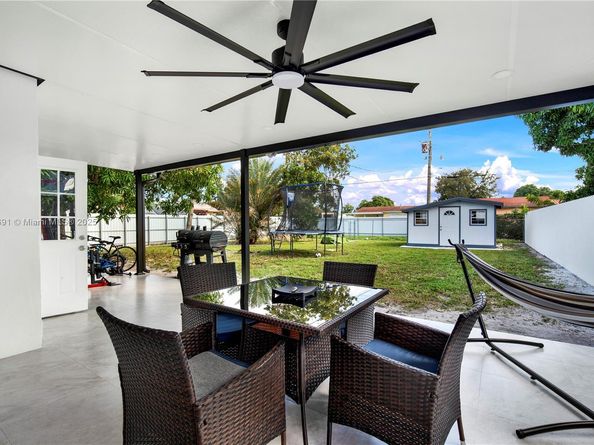 660 E 38th St, Hialeah FL 33013