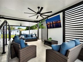 660 E 38th St, Hialeah FL 33013