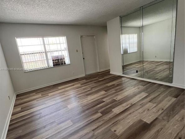 7300 NW 4 205, Margate FL 33063