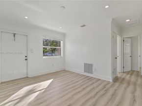 881 NW 34th Ave, Lauderhill FL 33311