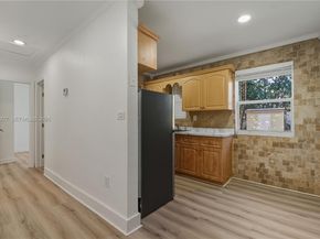 881 NW 34th Ave, Lauderhill FL 33311