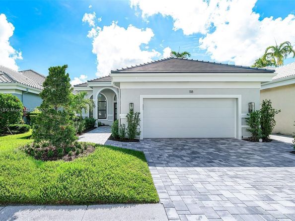 118 Emerald Key Ln, Palm Beach Gardens FL 33418