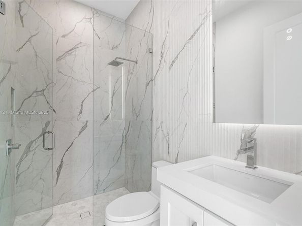 118 Emerald Key Ln, Palm Beach Gardens FL 33418