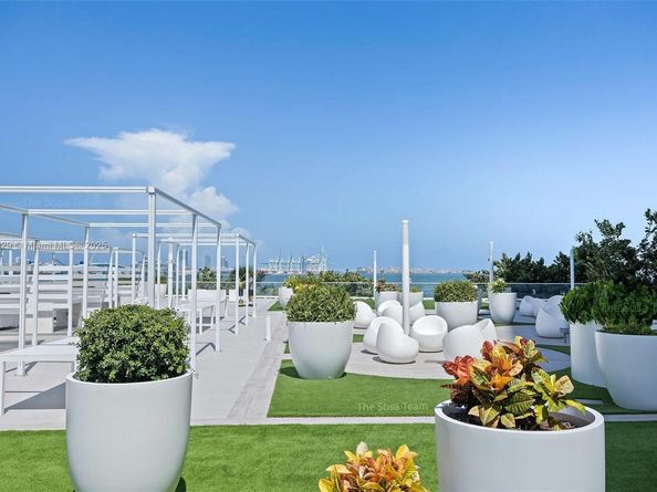 770 Claughton Island Dr PH21, Miami FL 33131