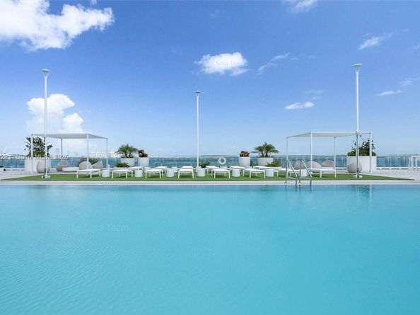 770 Claughton Island Dr PH21, Miami FL 33131