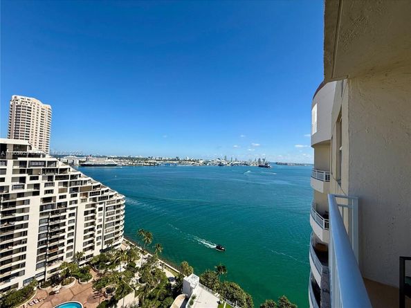 770 Claughton Island Dr PH21, Miami FL 33131