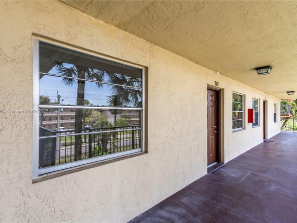 3361 NW 47th Ter 329, Lauderdale Lakes FL 33319