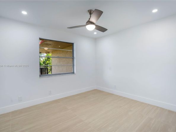 3361 NW 47th Ter 329, Lauderdale Lakes FL 33319