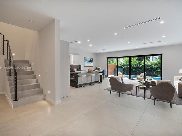 2962 W Trade Ave, Coconut Grove FL 33133