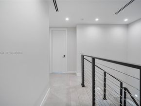 2962 W Trade Ave, Coconut Grove FL 33133